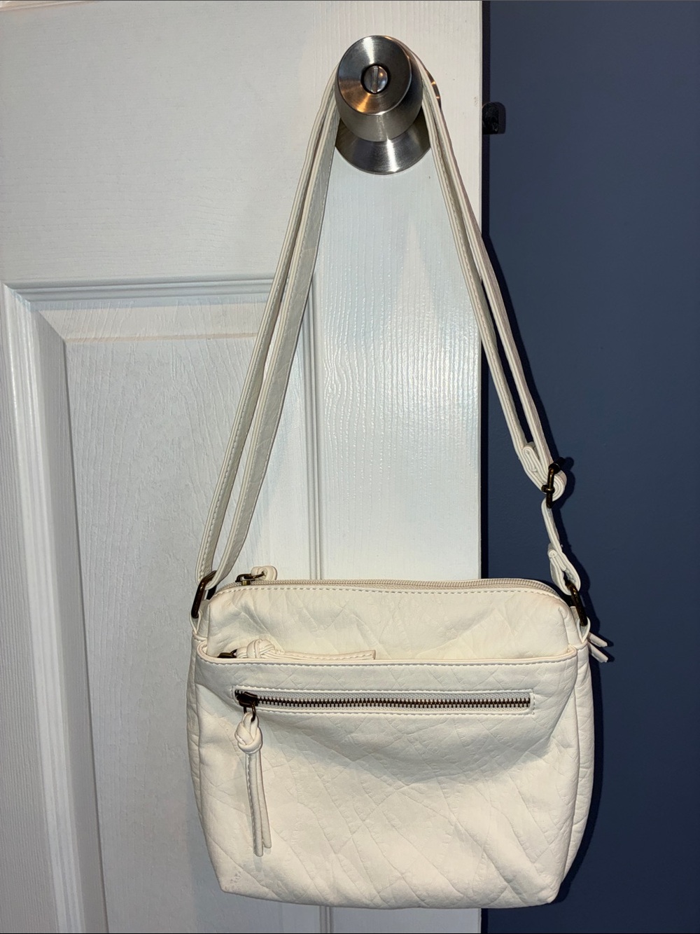 Bueno Crossbody Bag with Adjustable Strap, Off white, Like New